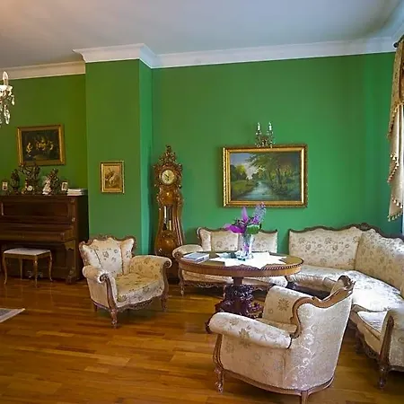 Bed & Breakfast Palac 4*